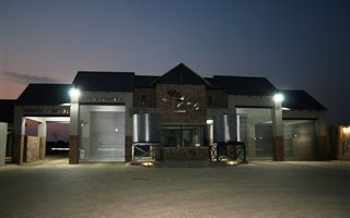 871 m² Land available in De Land Estate