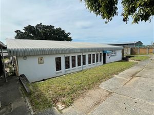 400 m² Industrial space in Beacon Bay