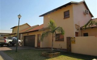 3 Bedroom House in Waterval East