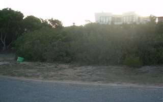 830 m² Land available in Still Bay West