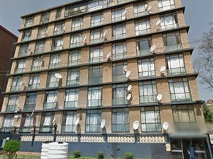 Bachelor apartment in Sunnyside