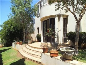 4 Bed House in Dainfern Golf Estate