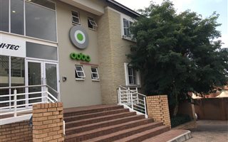 230 m² Commercial space in Fourways