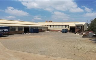 3737 m² Industrial space in Commercia