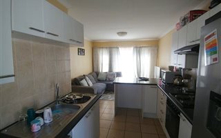 2 Bedroom Apartment in Weltevreden Park