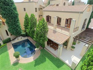0.5 Bed Townhouse in Pineslopes
