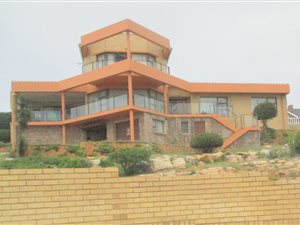 4 Bed House in Linkside
