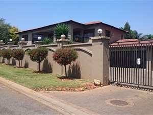 5 Bed Cluster in Fairland