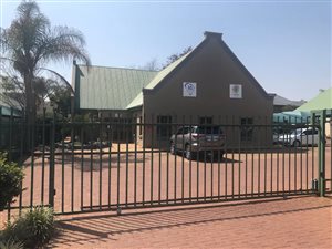 240 m² Commercial space in Moreleta Park