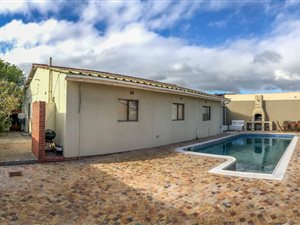 3 Bed House in Bothasig