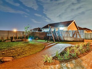 2 Bed House in Vereeniging Central