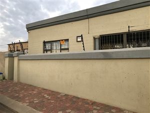 2 Bed House in Tsakane