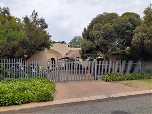 4 Bed House in Brackenhurst