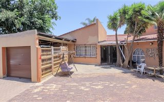 4 Bedroom House in Bonaero Park