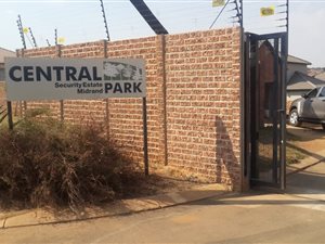 3 Bed House in Clayville East