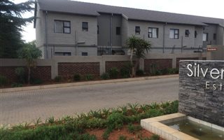 3 Bedroom Townhouse in Cloverdene