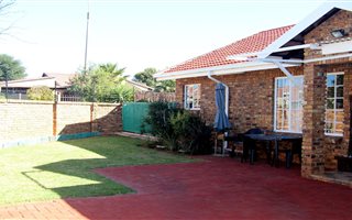 2 Bedroom House in Randpoort