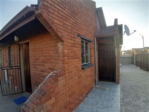 2 Bed House in Blomanda