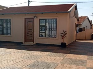 2 Bed House in Vosloorus