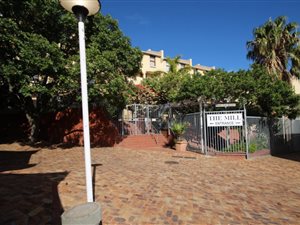 3 Bed Apartment in Zonnebloem