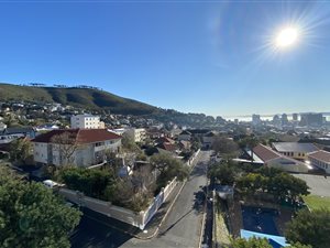 2 Bed Apartment in Tamboerskloof
