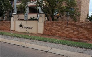 2 Bedroom Townhouse in Die Hoewes