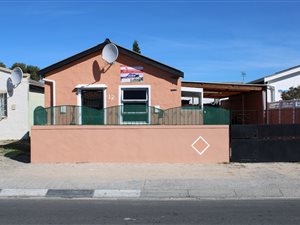 2 Bed House in New Woodlands