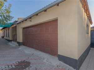 3 Bed House in Lombardy East