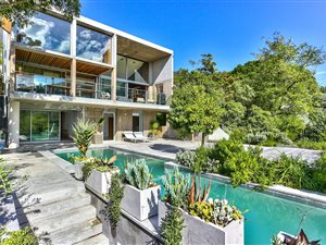 5 Bed House in Higgovale