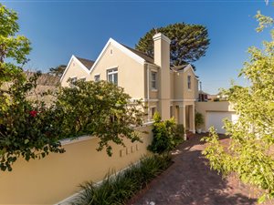 3 Bed House in Constantia