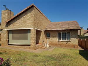 2 Bed Townhouse in Ruimsig