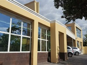 7 Bed House in Discovery