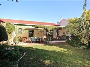 3 Bed House in Kirstenhof