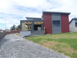 3 Bed House in Klein Brak River