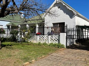 5 Bed House in Queenstown Central