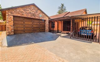 3 Bedroom House in Crystal Park