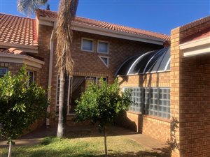 5 Bed House in Royldene