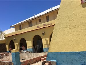 24 Bed Flat in Williston