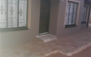 2 Bedroom House in Clayville