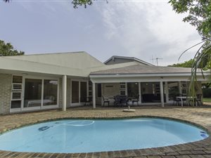 4 Bed House in Seaside Longships