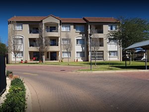 1 Bed Duplex in Silver Lakes