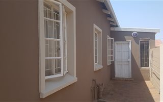 2 Bedroom House in Nigel Central