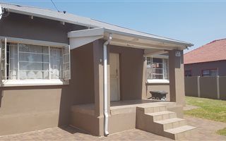 2 Bedroom House in Nigel Central