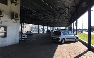 1058 m² Industrial space in Parow