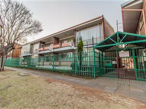 2 Bed Apartment in Westdene