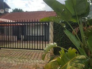 1 Bed House in Highway Gardens