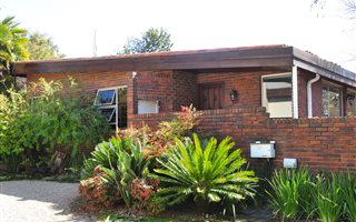 1 Bedroom Garden Cottage in Northcliff Ext 15