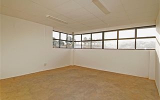250 m² Commercial space in Waterfall