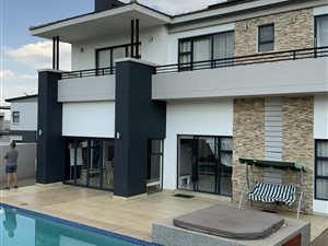 5 Bed House in Midstream Ridge Estate