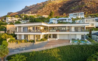 7 Bedroom House in Mountainside